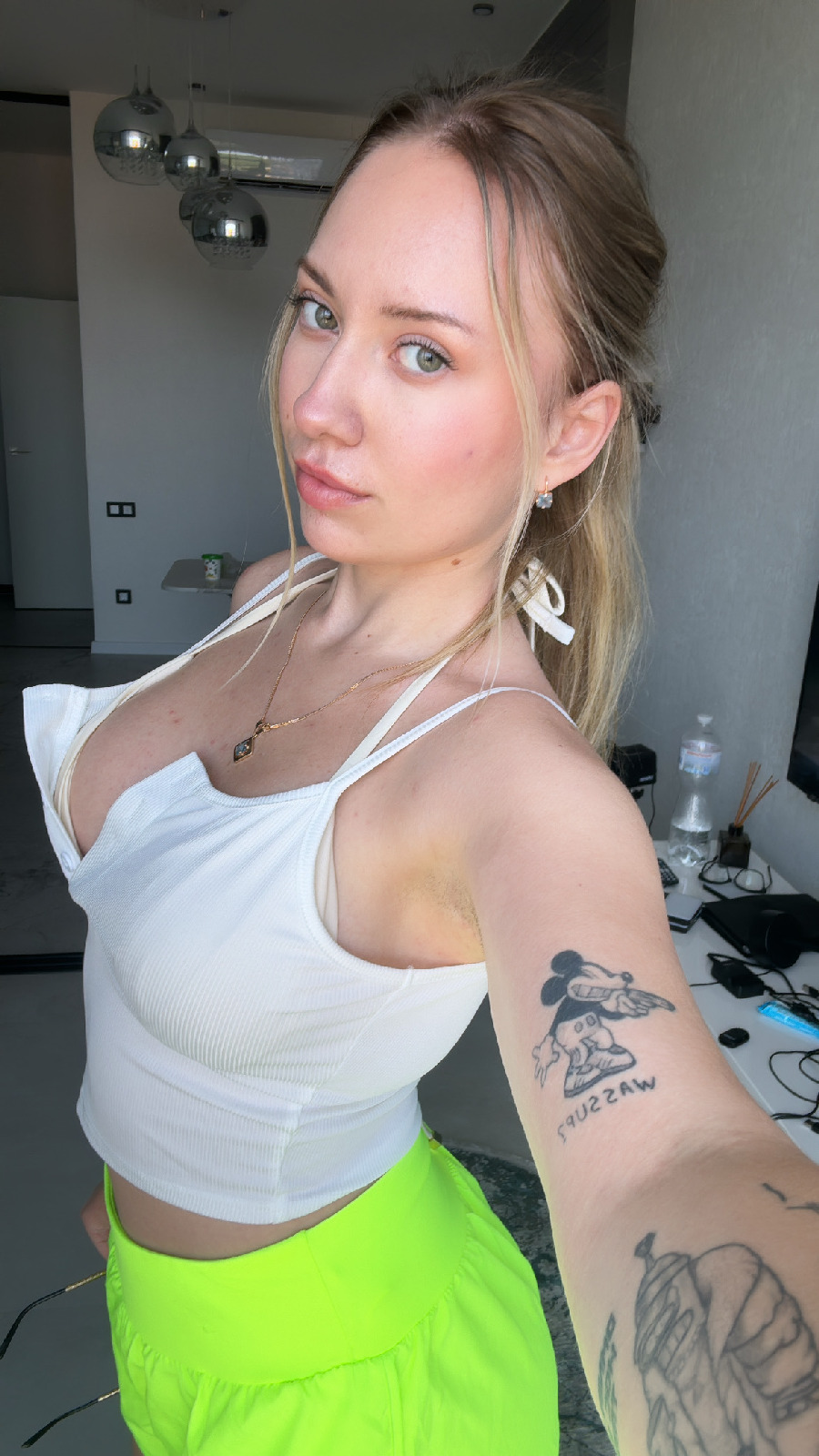 KateV in her underwear in Mosul